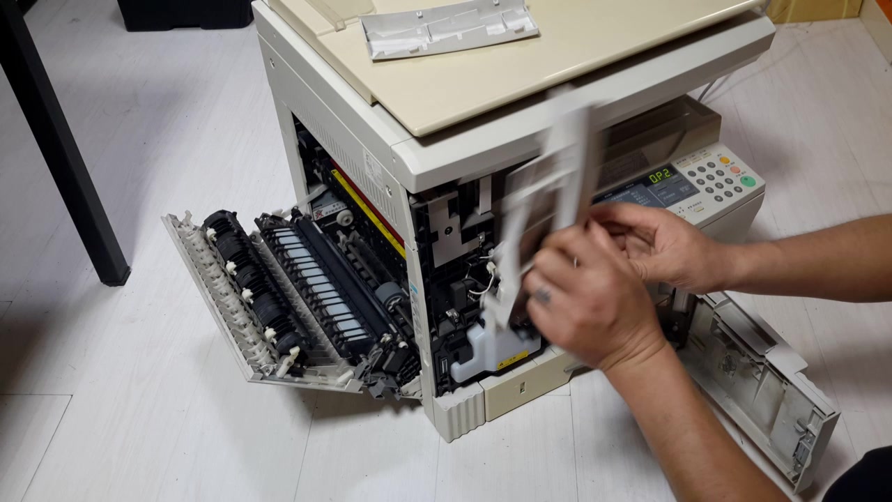 京瓷1648复印机更换定影上下棍教程_哔哩哔哩_bilibili