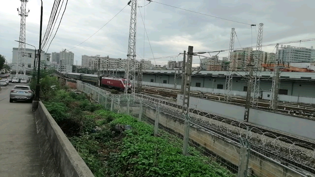 z230次列车出衡阳站(10月18日)