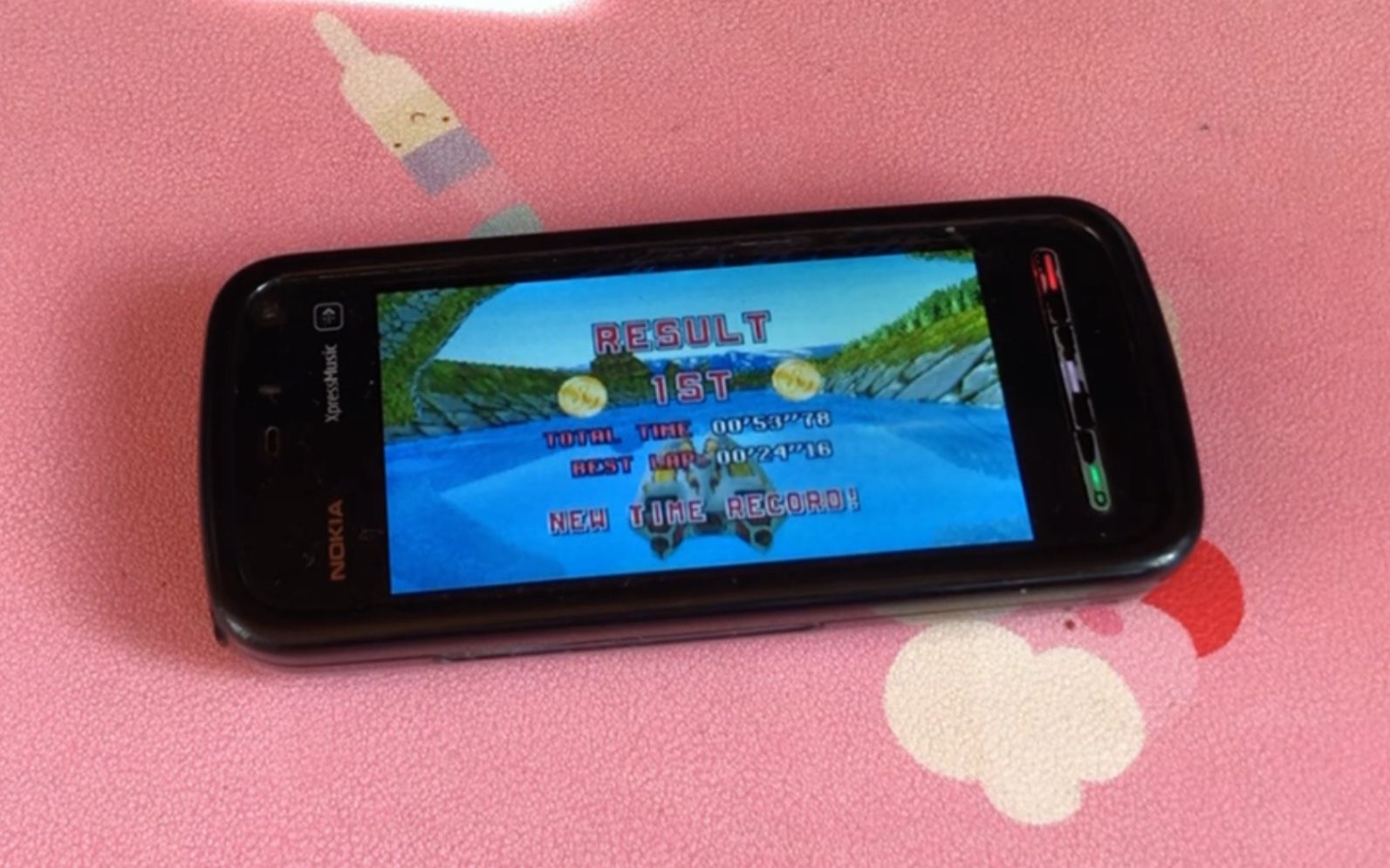 都说塞班s60v5不适合玩游戏!试玩一款15年前的赛艇游戏