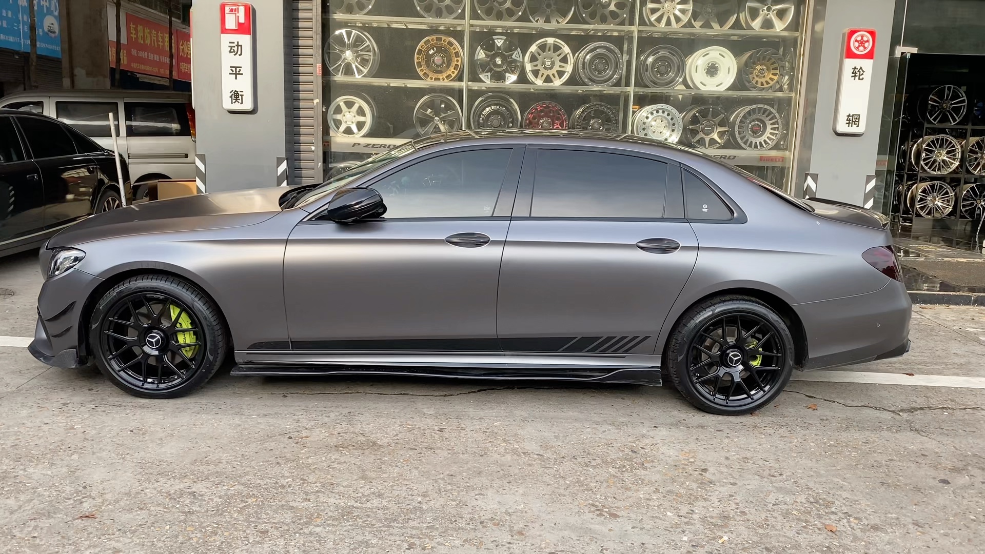 奔驰e300轮毂轮胎改装升级前轮24540r19后轮27535r19