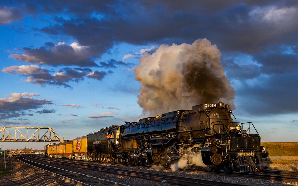 修复大男孩4014号蒸汽机车