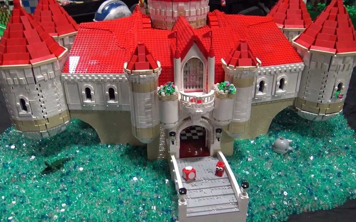 乐高大型超级马里奥兄弟碧奇公主的城堡moc由35000多块乐高积木组成
