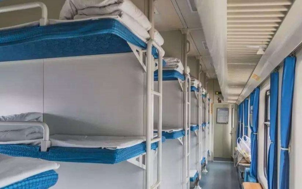 为什么火车的卧铺车厢都是男女混住,列车员告知了实情