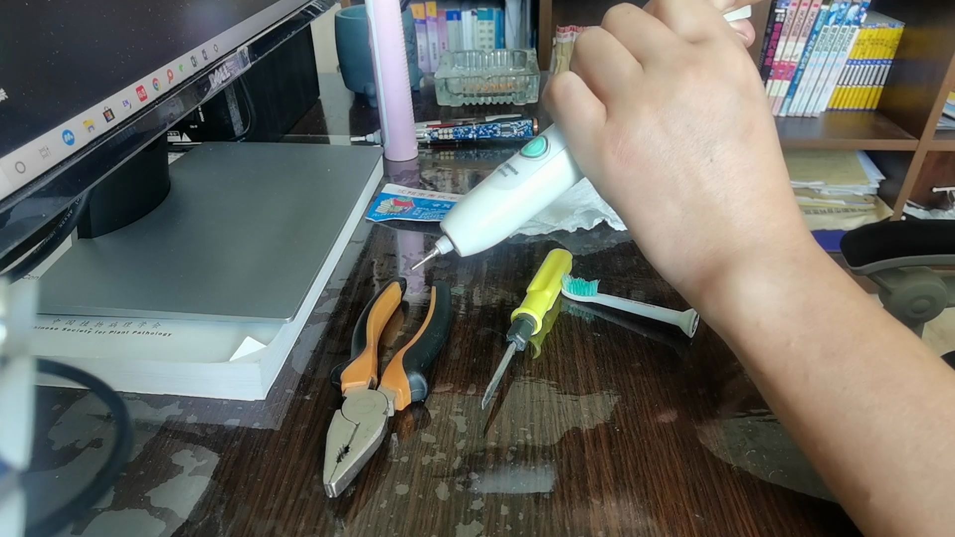 飞利浦philips电动牙刷拆解更换密封圈教程电动牙刷闹鬼记