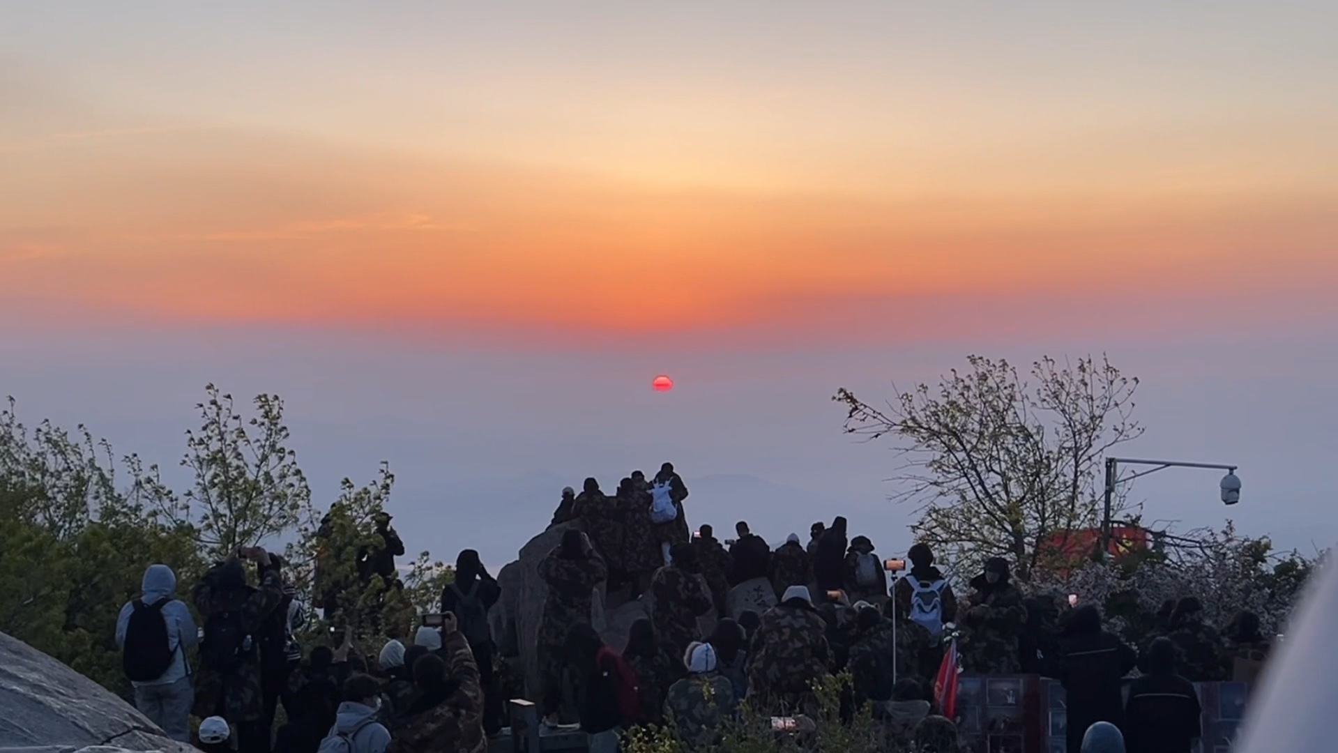 青春没有售价,泰山就在脚下