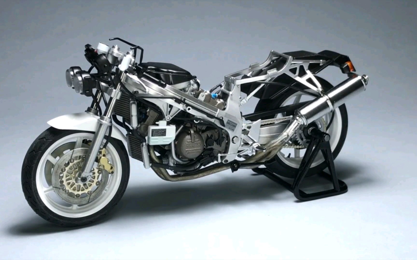 【搬运】田宫 1/12 本田honda vfr 750r rc30 民用车模制作过程