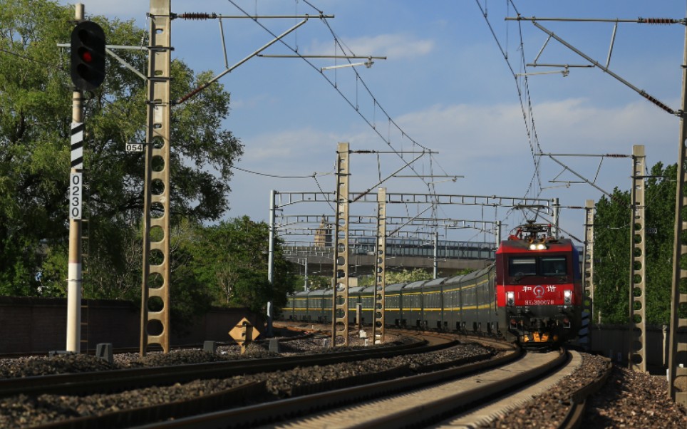 【铁路】京局京段hxd3d 0078牵引z77次通过0230信号点