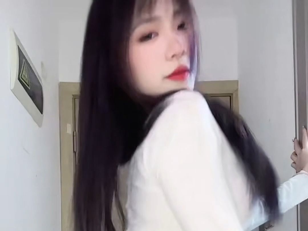 【快手-露露酱】竖版-热舞剪辑,好烧,拿好纸巾 (29)