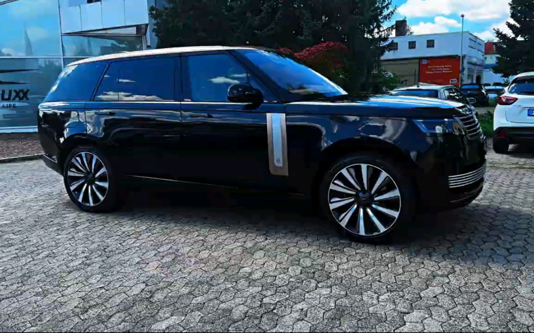 [图]Range Rover SV (2024) - Expensive Modern Luxury SUV!