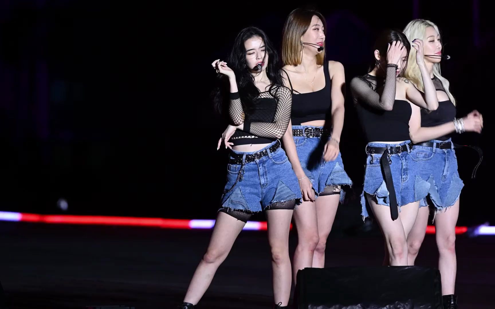 blackswan饭拍秀,唯一有黑妹的女团