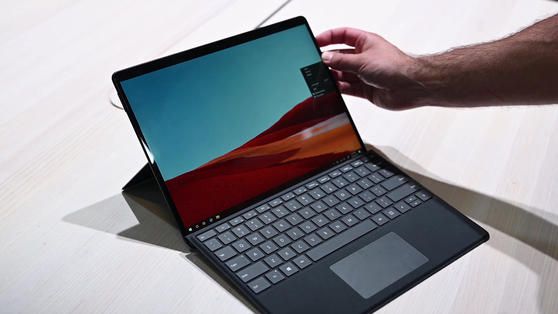 【1080p】微软surface pro x上手