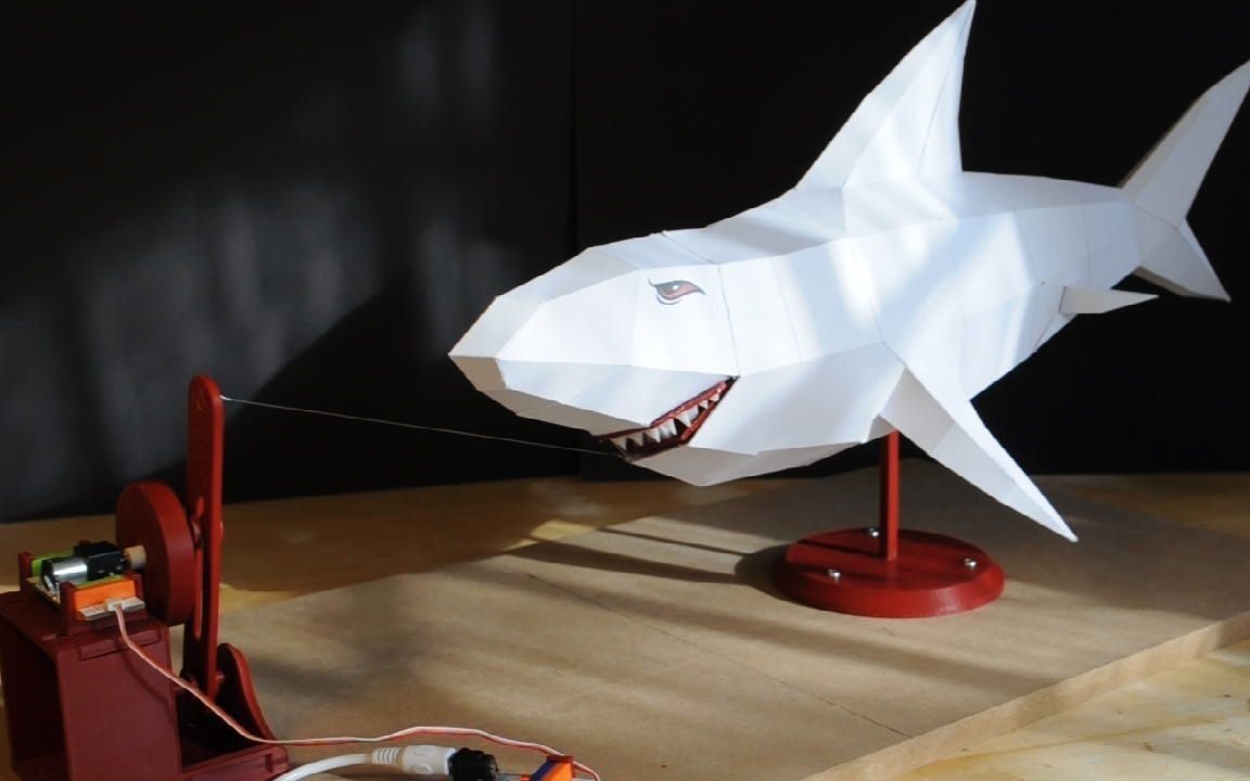 游泳鲨鱼 (动态玩具) 纸模图纸