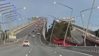 “这桥造的……就离谱！！”