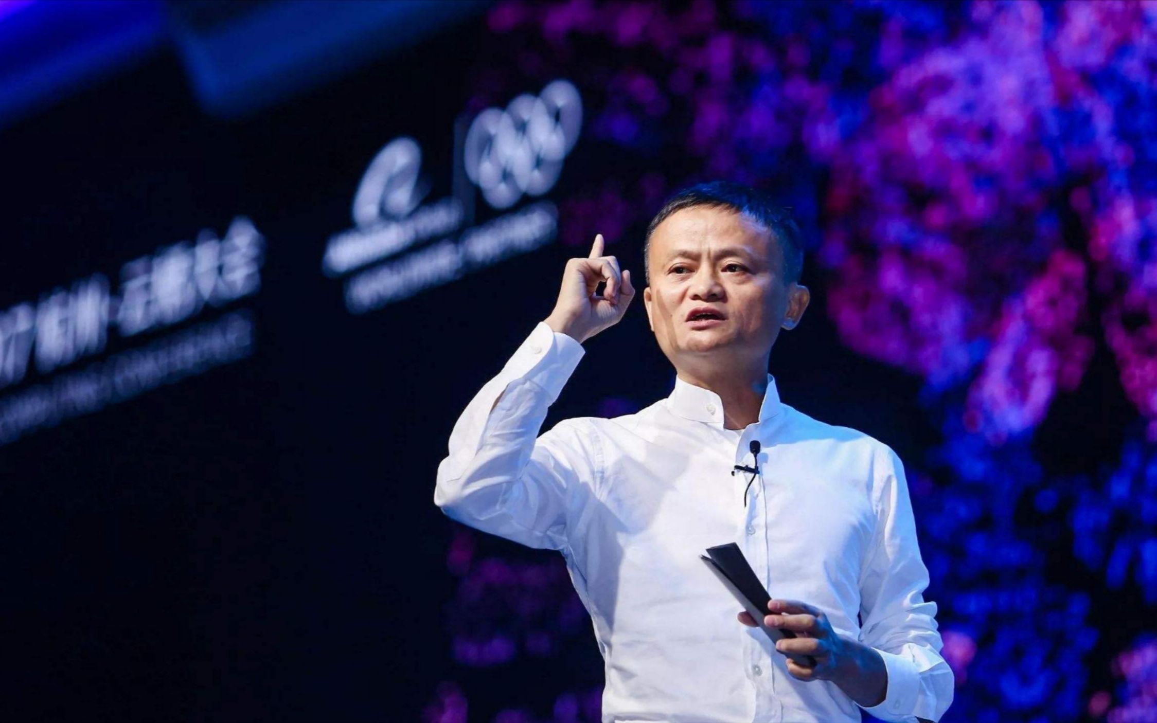 富豪在明星面前什么样?马云在演讲,高晓松的笑暴露了内心