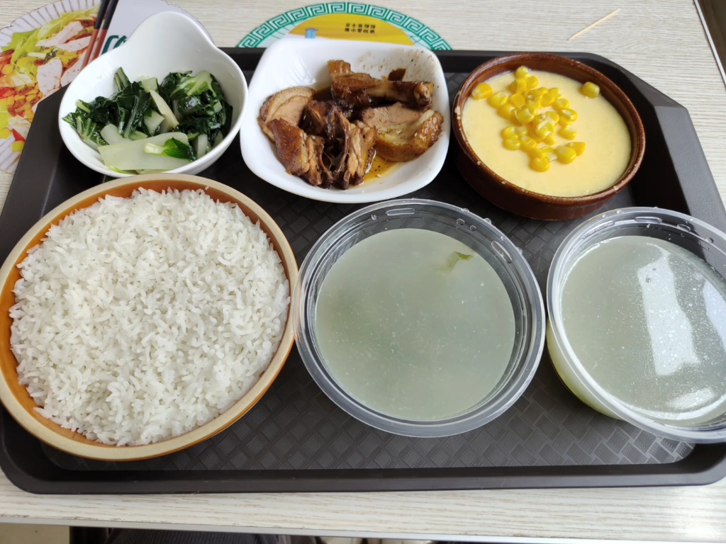 医院饭堂13元的午饭