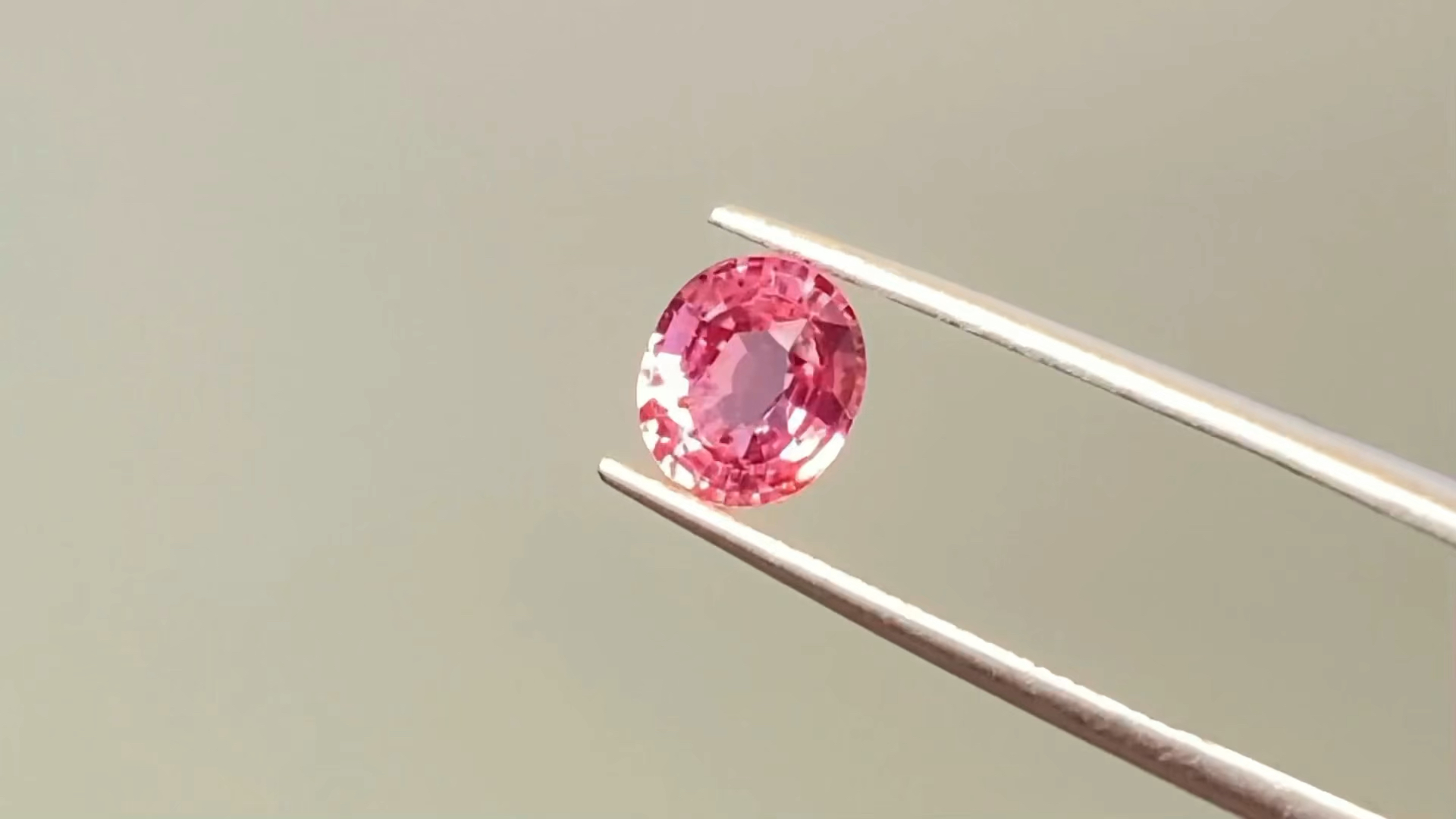 女神节专享[脱单doge]推荐一颗颜色净度都很优秀的无烧帕帕拉恰,1.