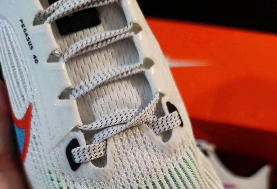 耐克跑步鞋75754xx就能购入四色鸳鸯zoom系列哦