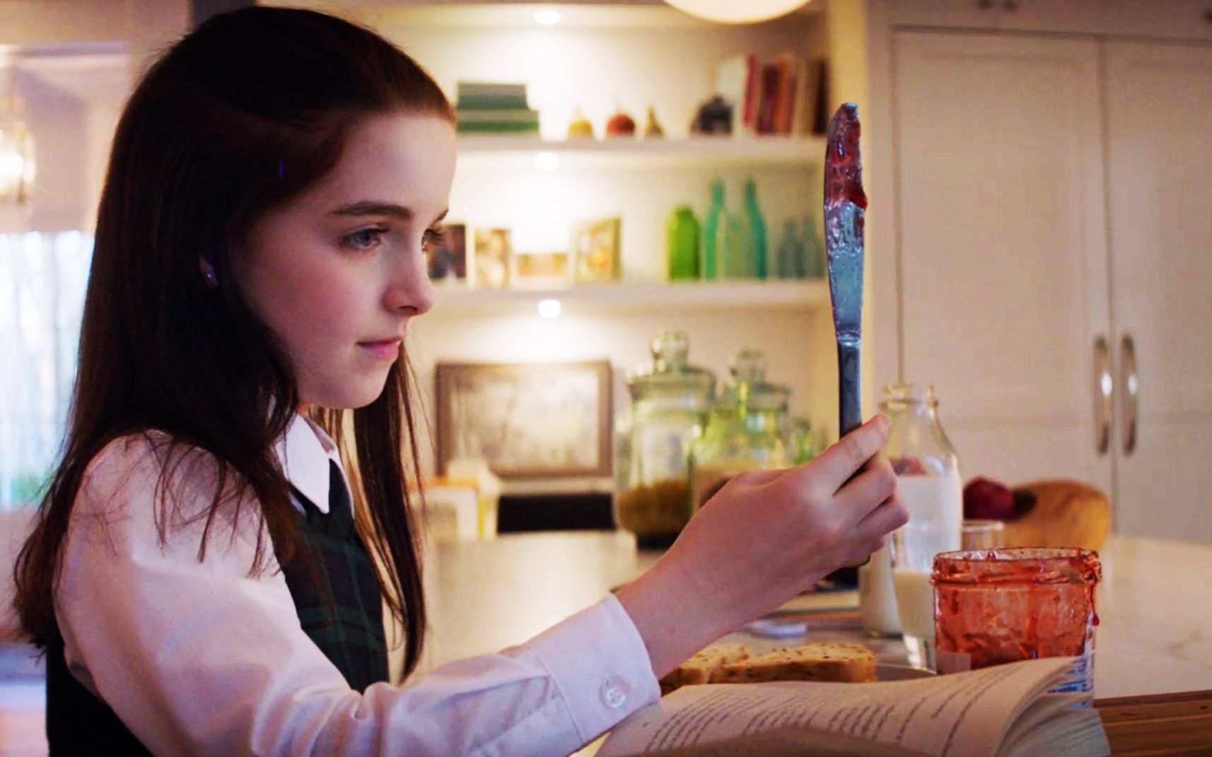 9岁学霸小萝莉为一块奖牌成连环杀人凶手天生的坏种剧情片