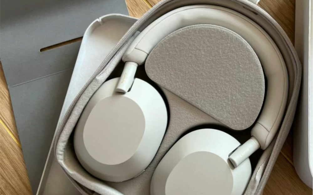 贴上自己喜欢的贴纸,索尼xm5就是最靓的耳机