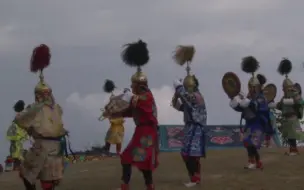 Video herunterladen: 多楚拉山口戒楚节吐蕃武士舞(Pawo Yuley Gyelwai Cham)