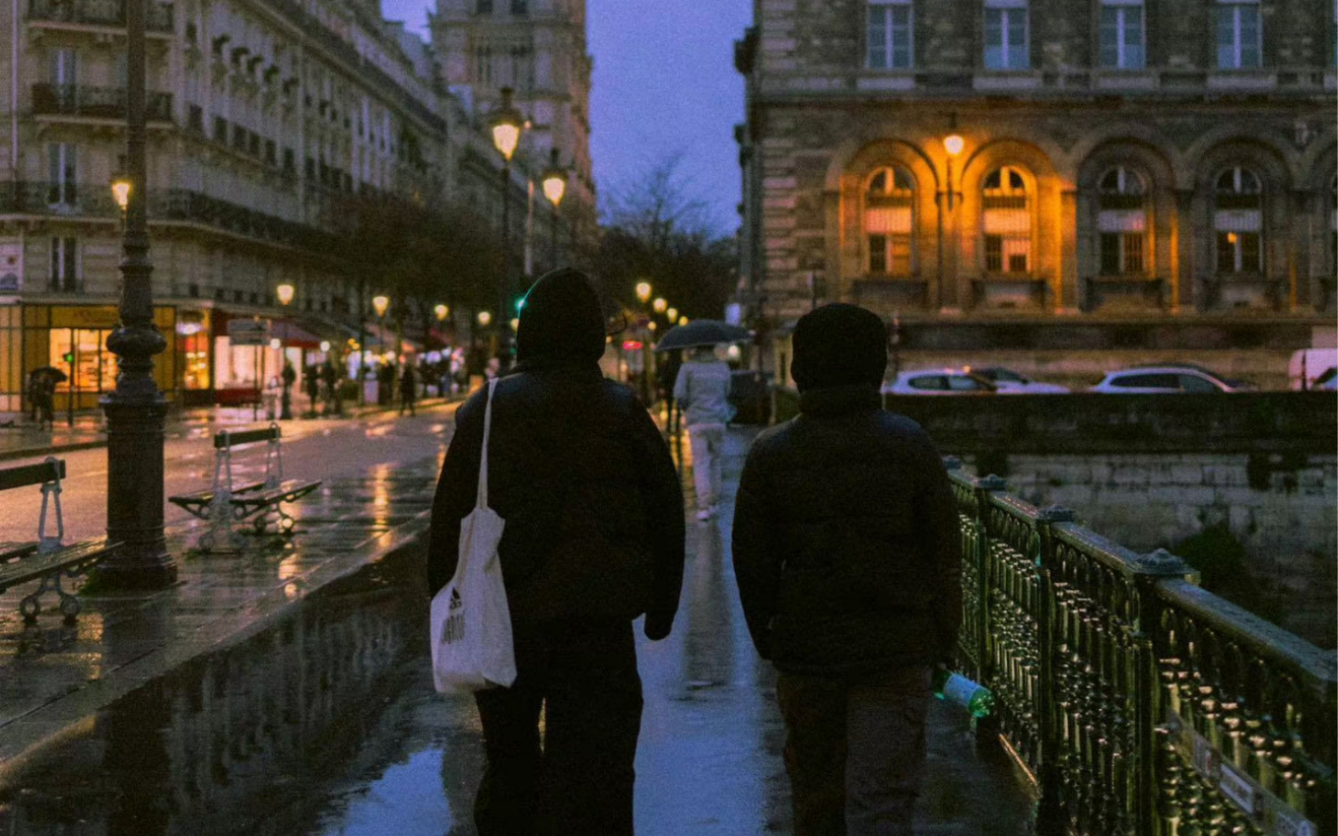 [图]日推歌单｜“感受雨夜巴黎的极致浪漫.”｜《𝐏𝐚𝐫𝐢𝐬 𝐢𝐧 𝐭𝐡𝐞 𝐑𝐚𝐢𝐧》