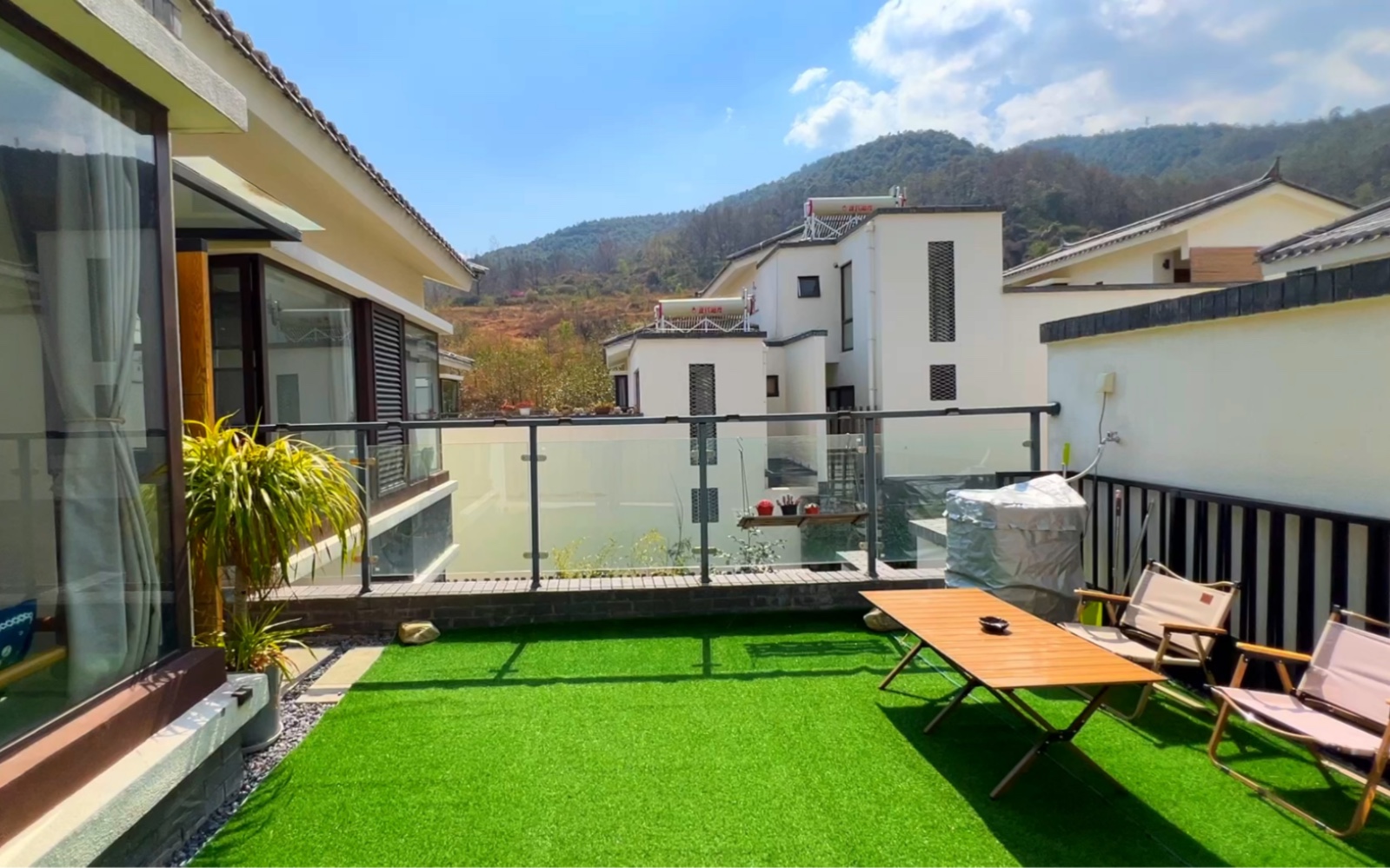 我在大理有个家 洱海边63平带露台小院子别墅 花园露台养老旅居生活