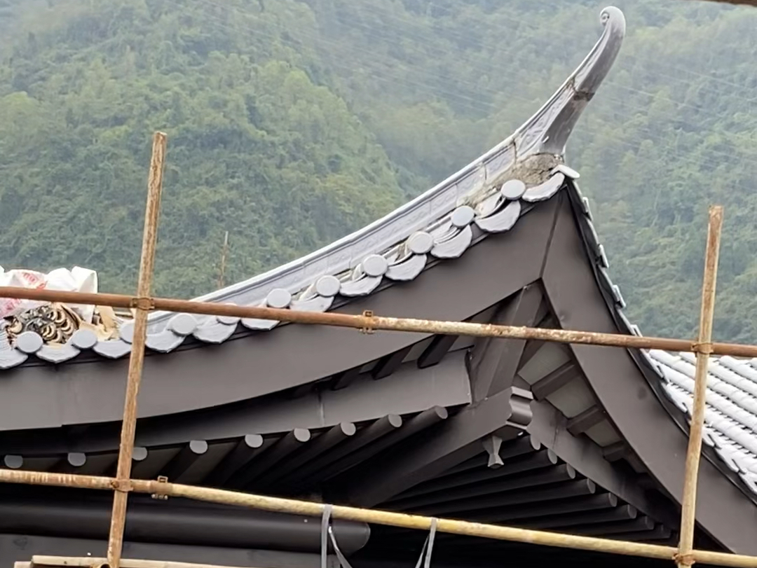 设计、生产、安装、售后一站式服务铝代木仿古构件,瓦口板、滴水板、封檐板、飞椽组合、茶壶档轩组合、包梁板、挂落、垂花柱、金花板、立柱,美人靠...