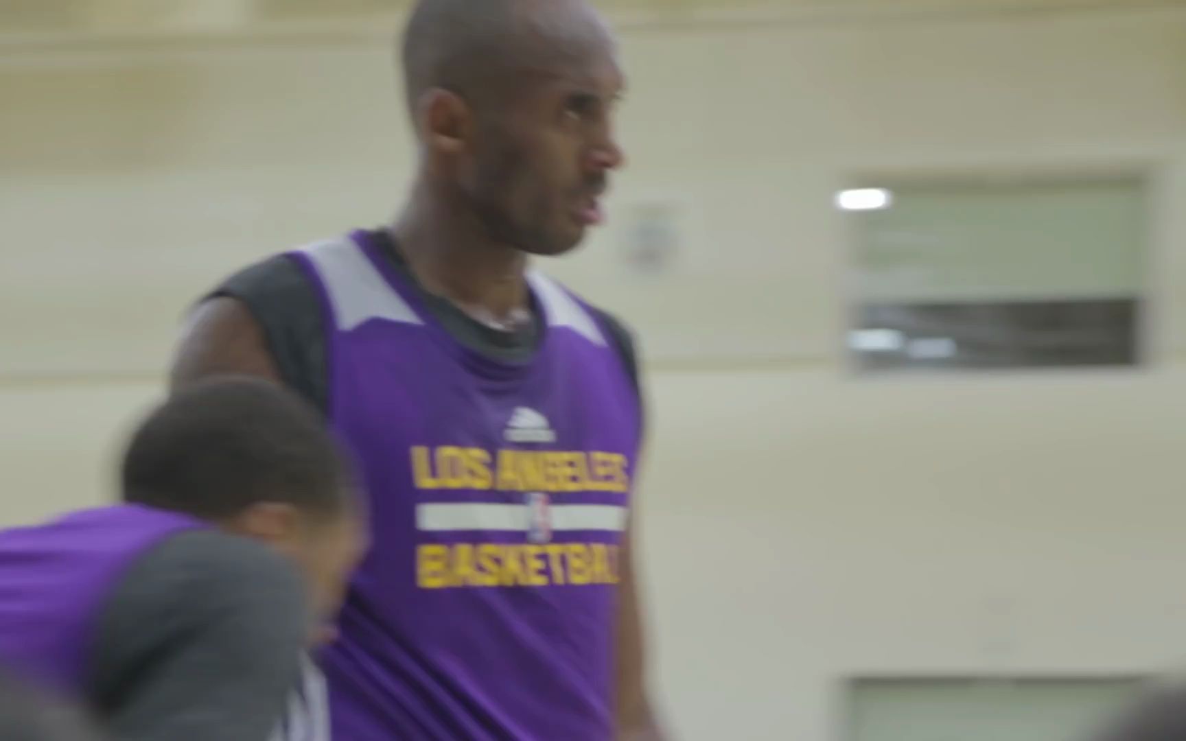 [图]Rare Look at Kobe Bryant in Los Angeles Lakers Practice (2014 - 2015 Season)