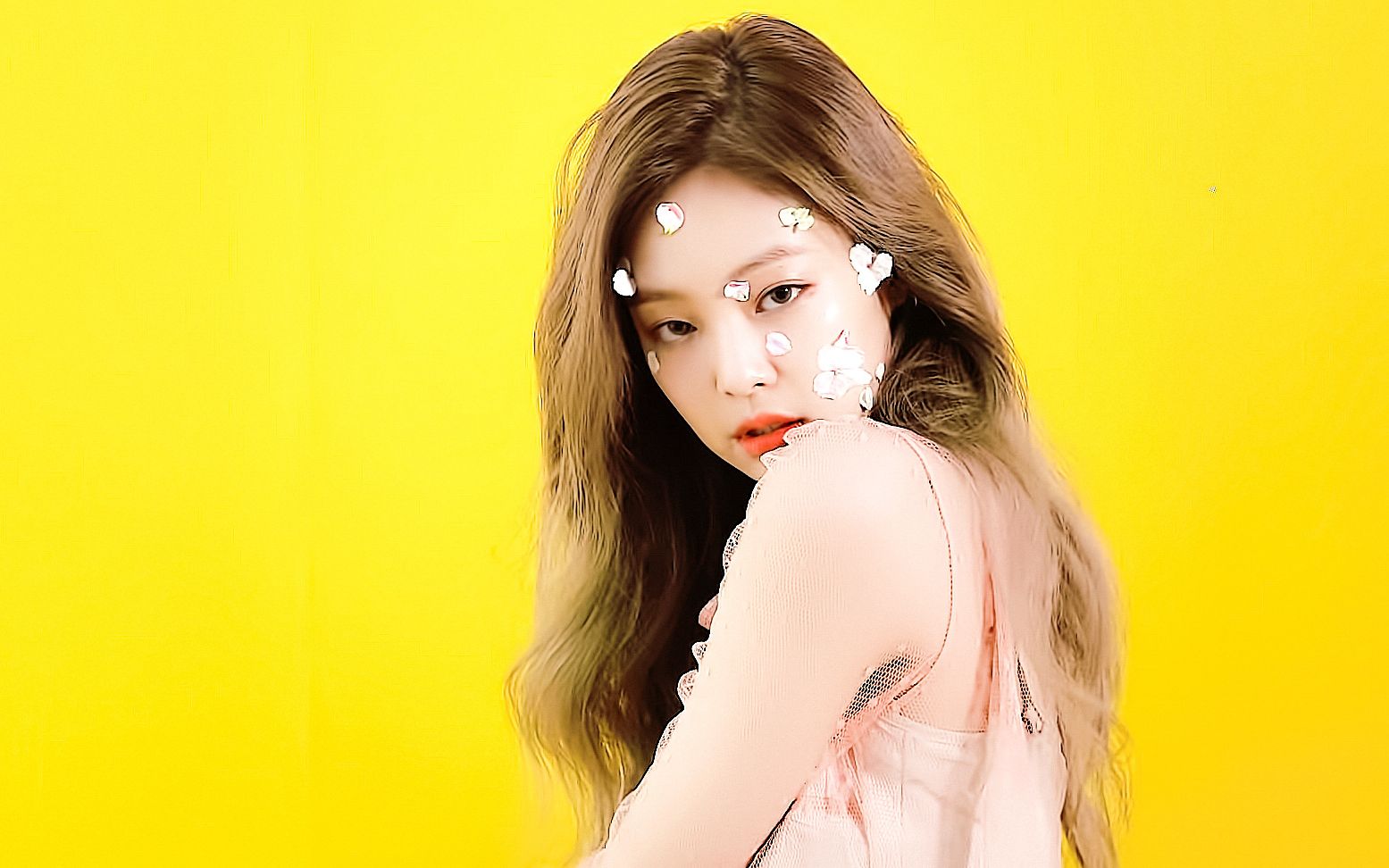 jennie solo破五亿!一键换装绝美舞台