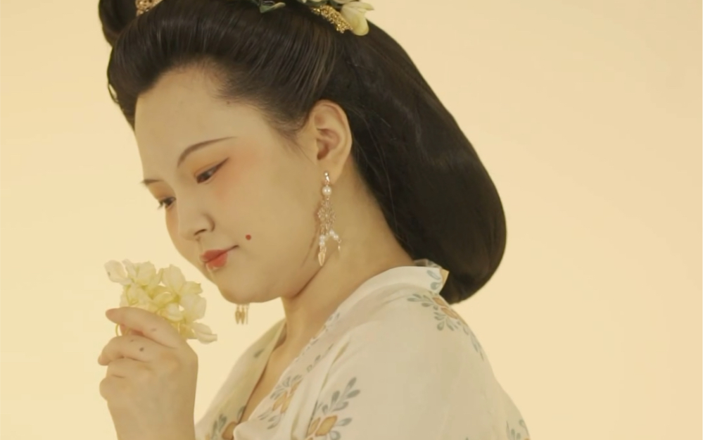 世为迁流:唐代女性汉服变迁史(盛唐篇)