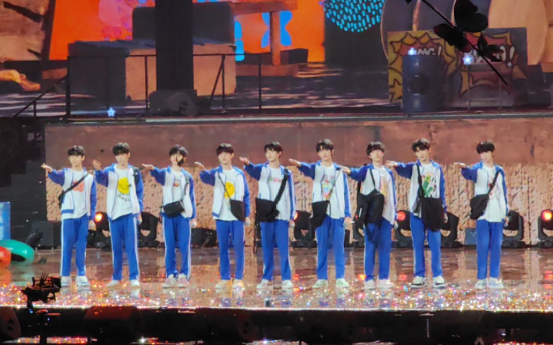 【tf家族三代】不完美小孩丨4.15蝴蝶效应演唱会饭拍