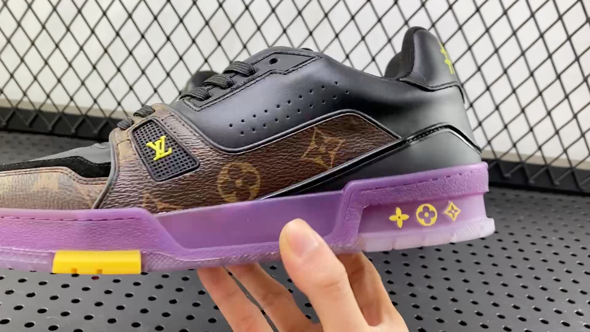 lv走秀款板鞋黑紫老花纹38-45!奢潮市场天花板级别的货物!