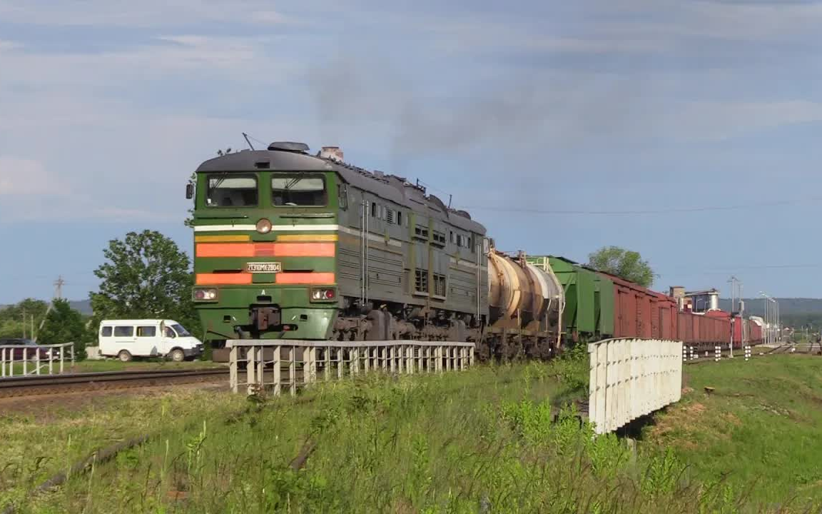 火车搬运柴油机车2te10mk2804