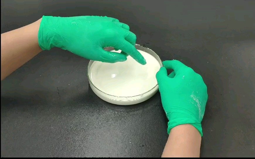 【演示】在家就能用淀粉做非牛顿流体