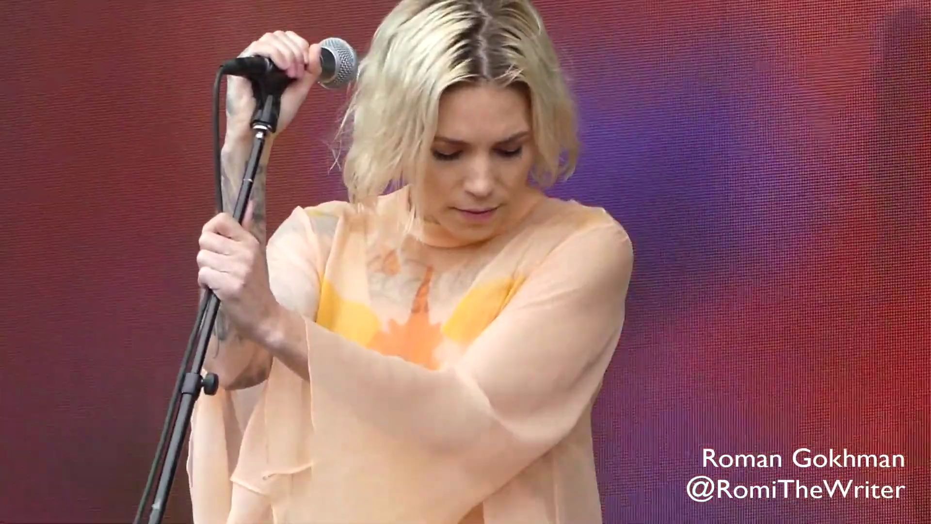 [图]【灰熊字幕组】Skylar Grey 天灰 Sober 现场版 中英字幕 ( Live in Bottlerock Napa 2019)