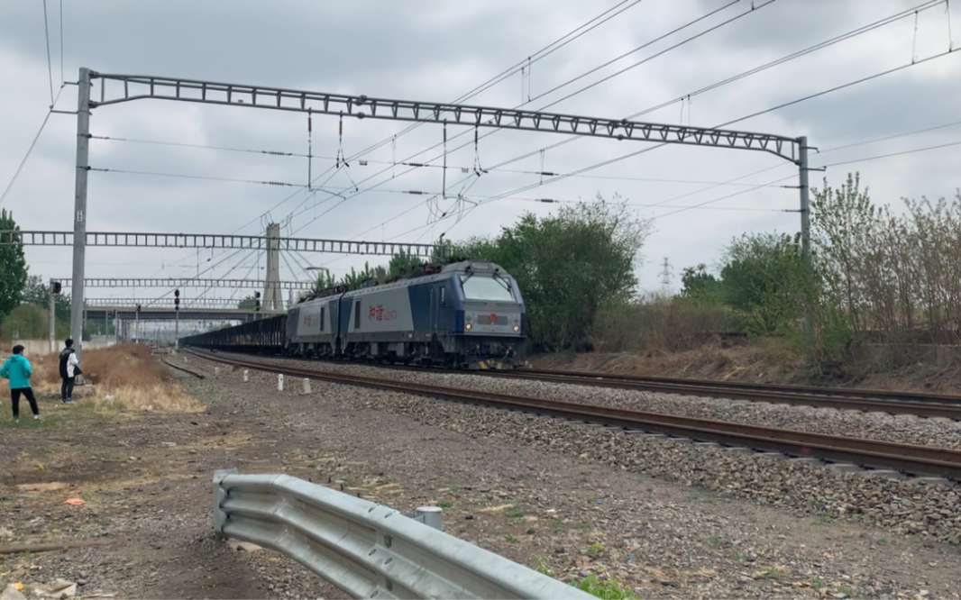 【g685】【丰沙线】京局丰段hxd21673 下行牵引敞车货列 通过石景山南