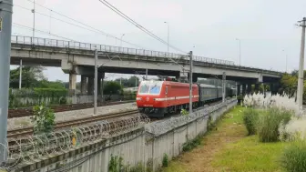 下载视频: 【CR】Y411进成都西站停车 本务兰局兰段SS7E-0105 20240729 14：16