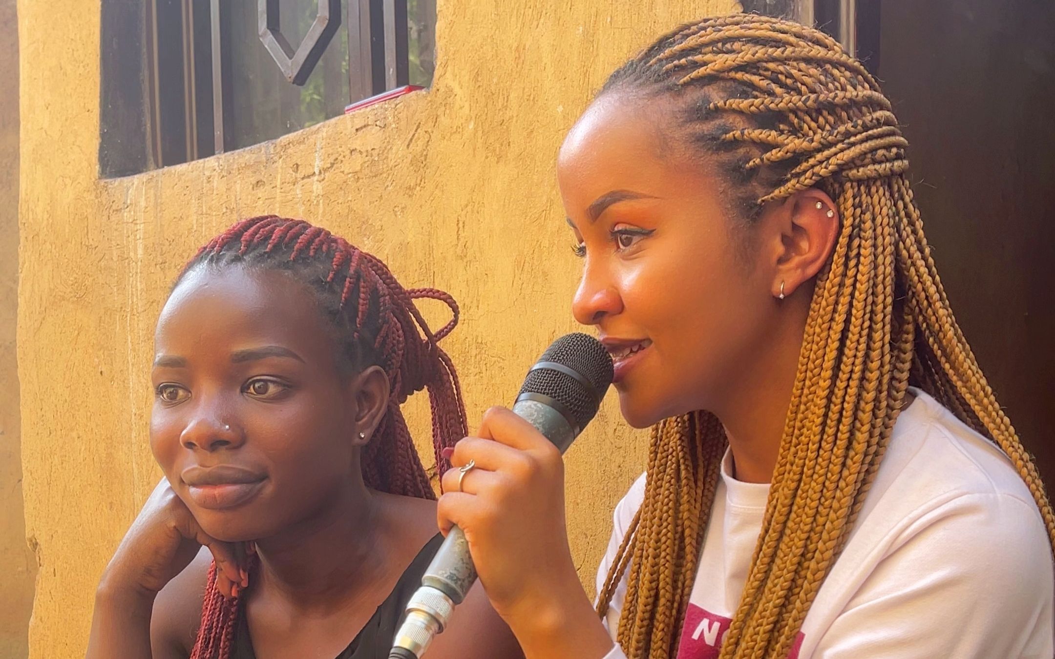非洲卢旺达,第一混血美女,翻唱最美情侣