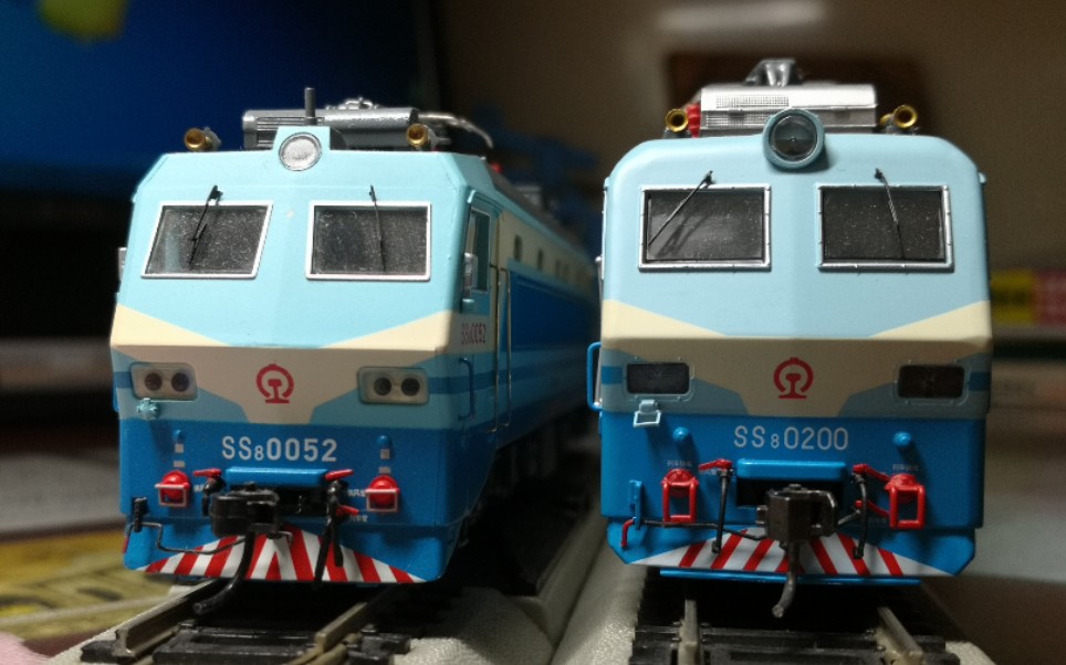 【火车模型】(圆灯ss8模型)ss8-0200 0052牵引25g列车测试