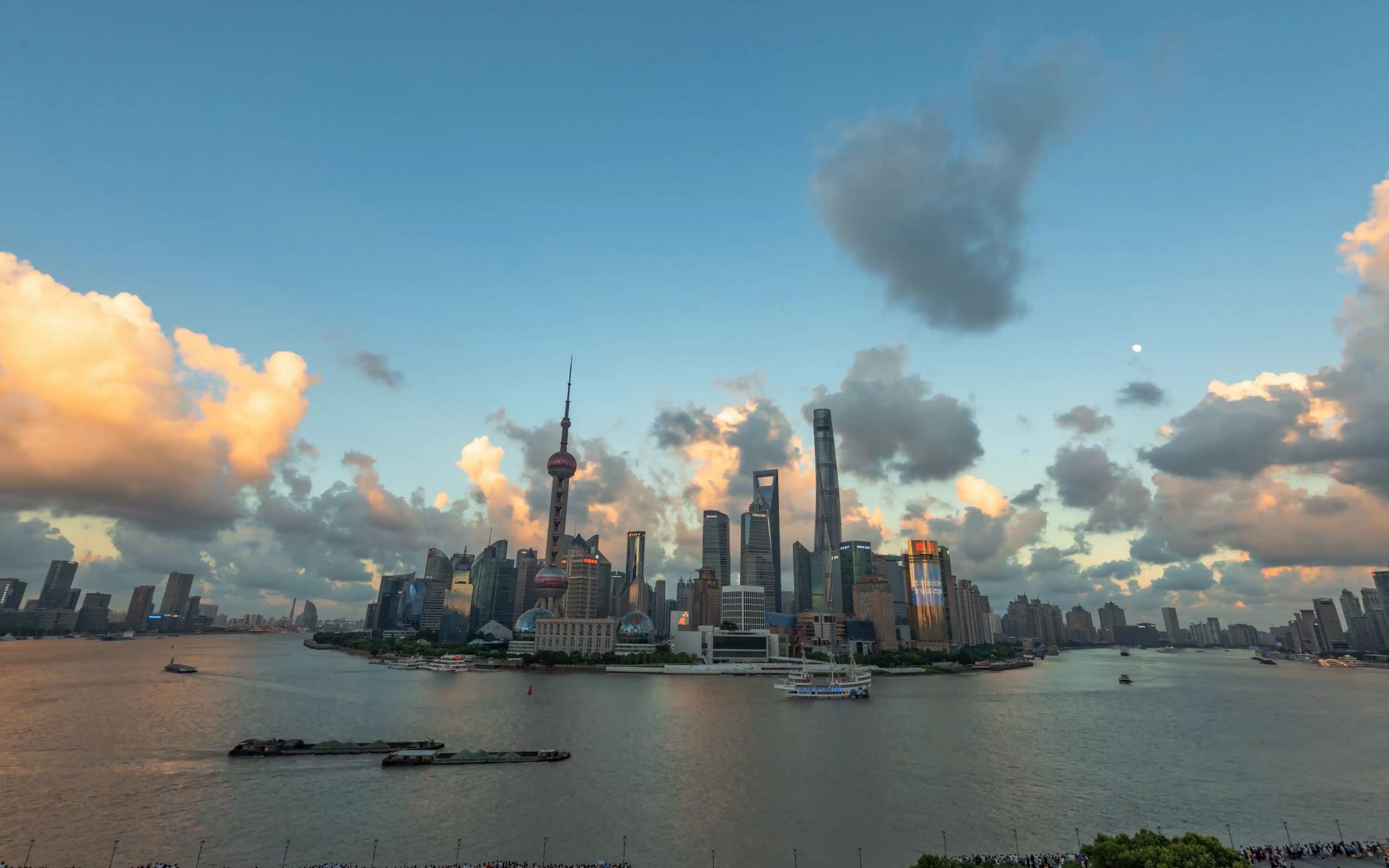 台风""烟花""来临前的上海