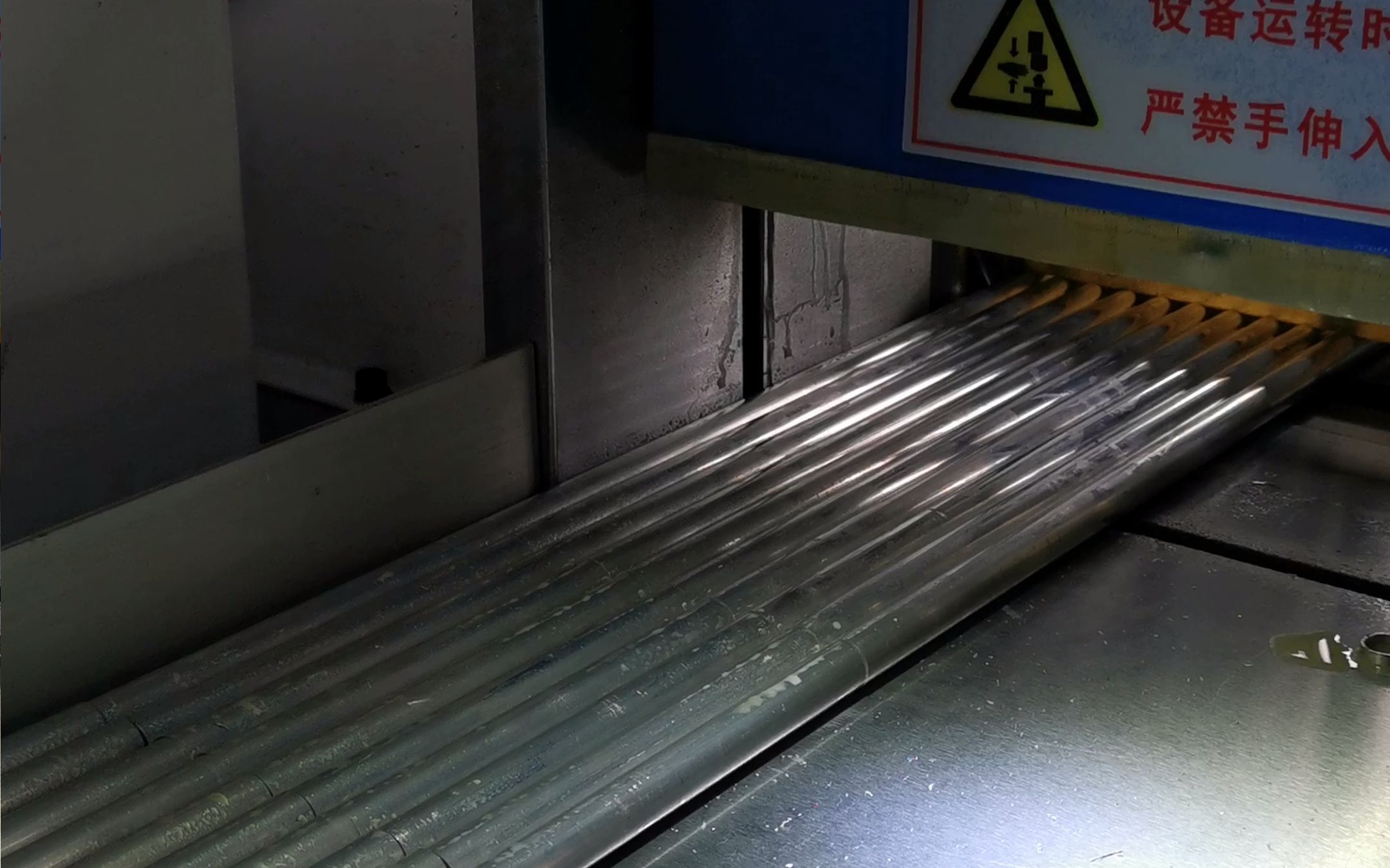 自动送料铝切机 飞研355伺服切铝机厂家 全自动铝材切割机下料机