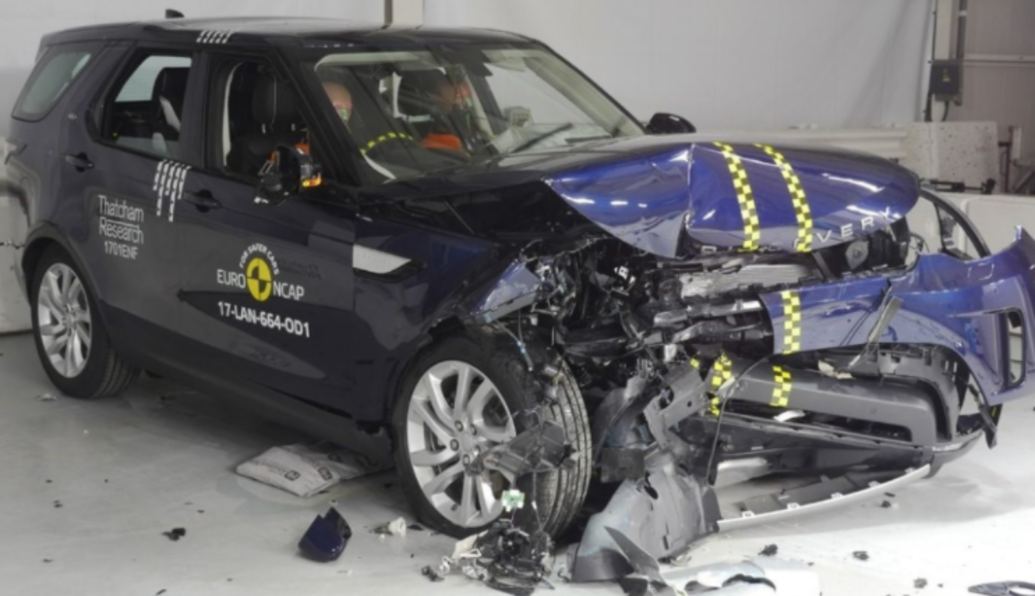 170万路虎揽胜撞上大众,看到两车差距时,才知"印度车"质量