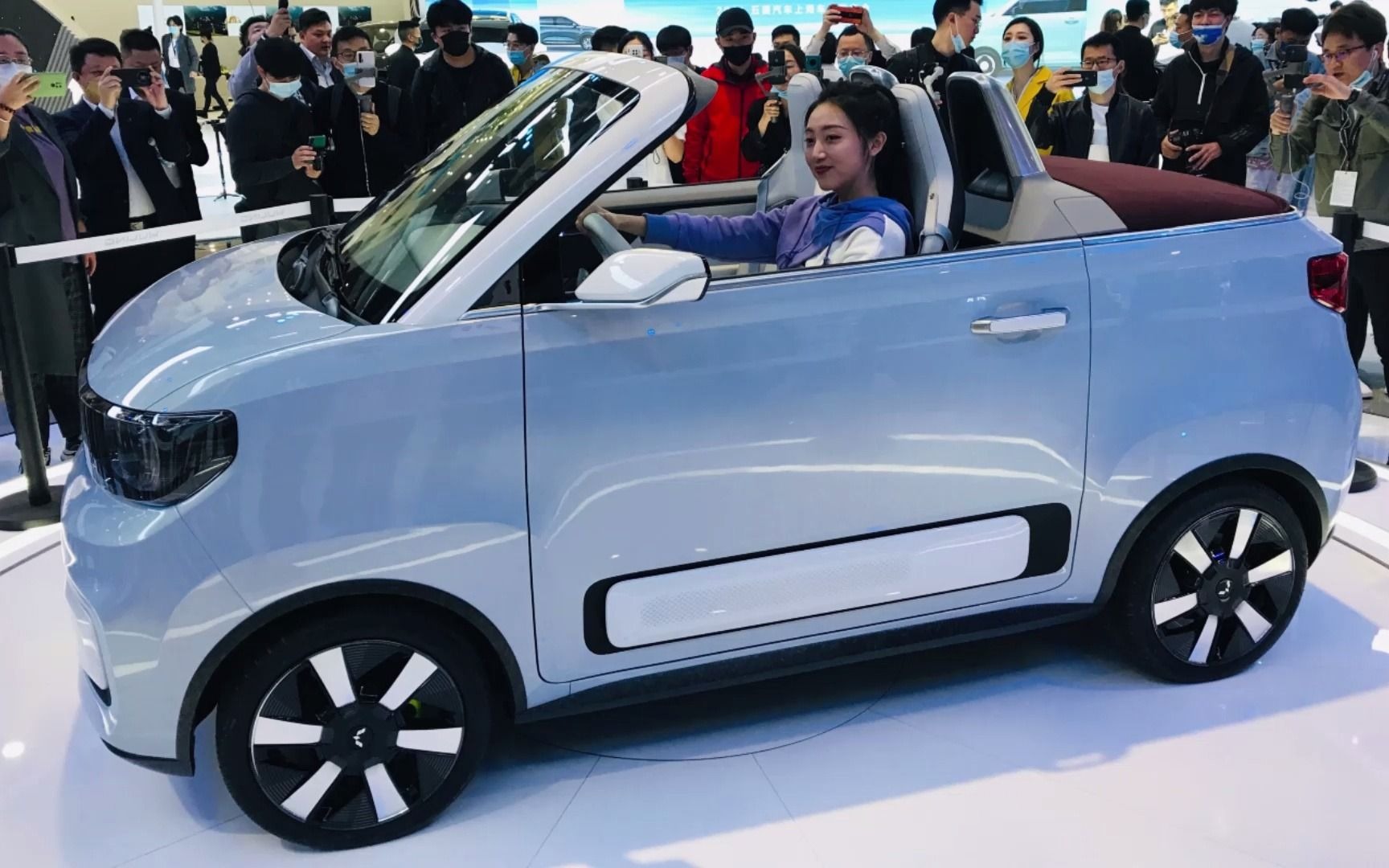 宏光miniev cabrio :年轻人的第一辆敞篷车