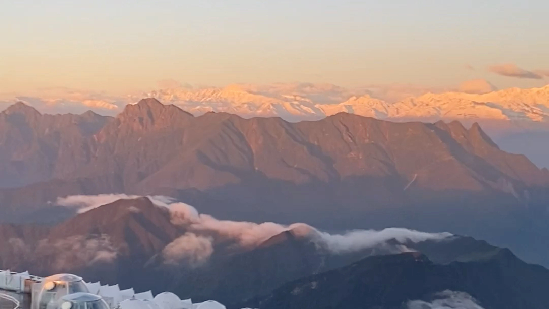 [图]360度环绕立体景观-牛背山