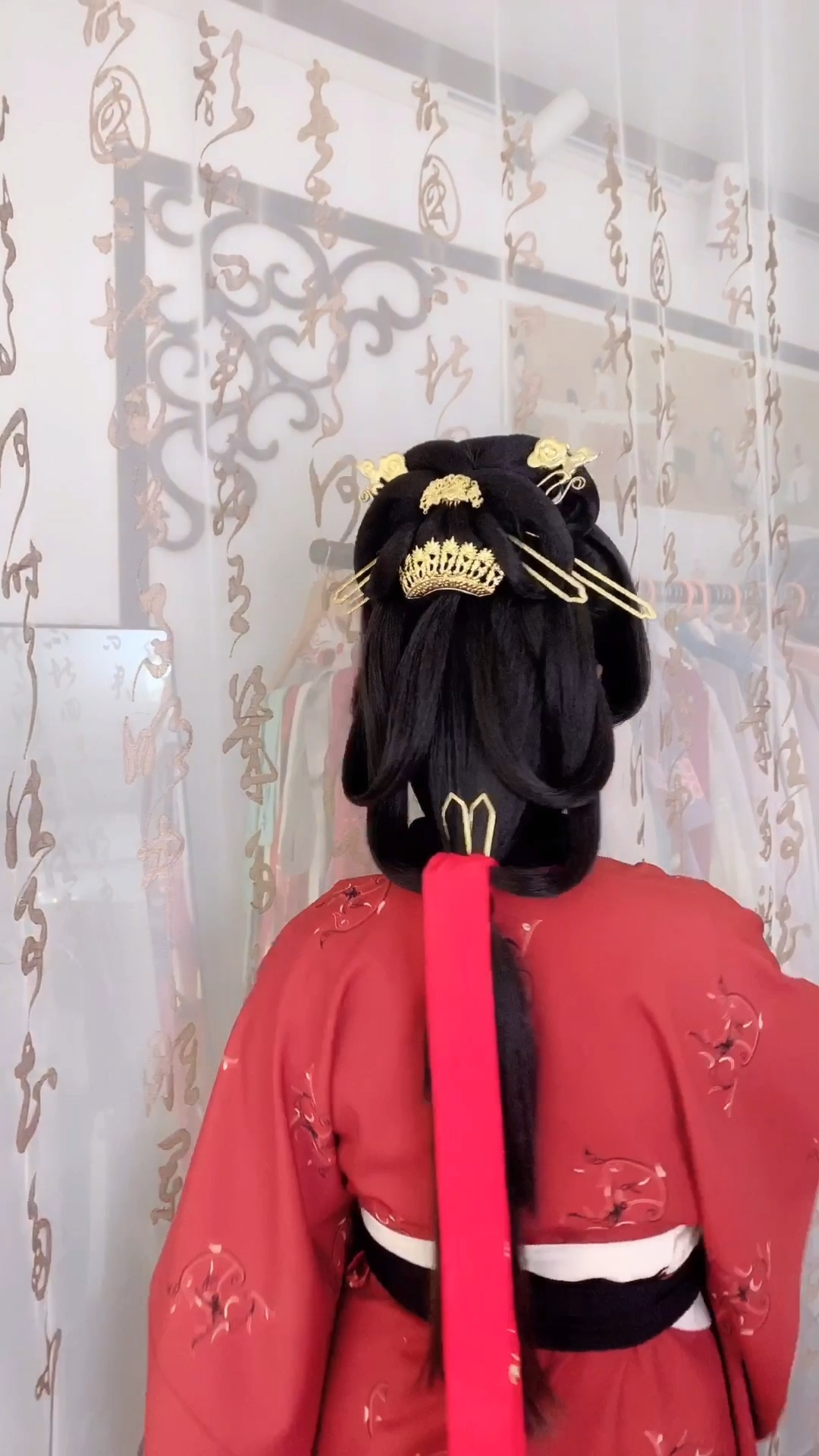 汉服发型##化妆造型#搭配曲裾的汉服发