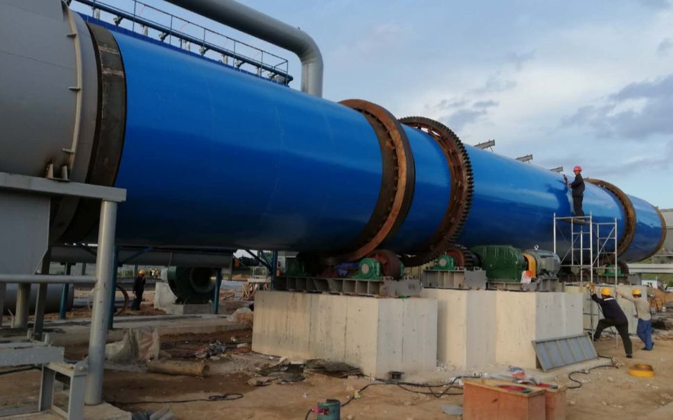 内蒙古1500吨煤泥烘干机工作工作现场实拍