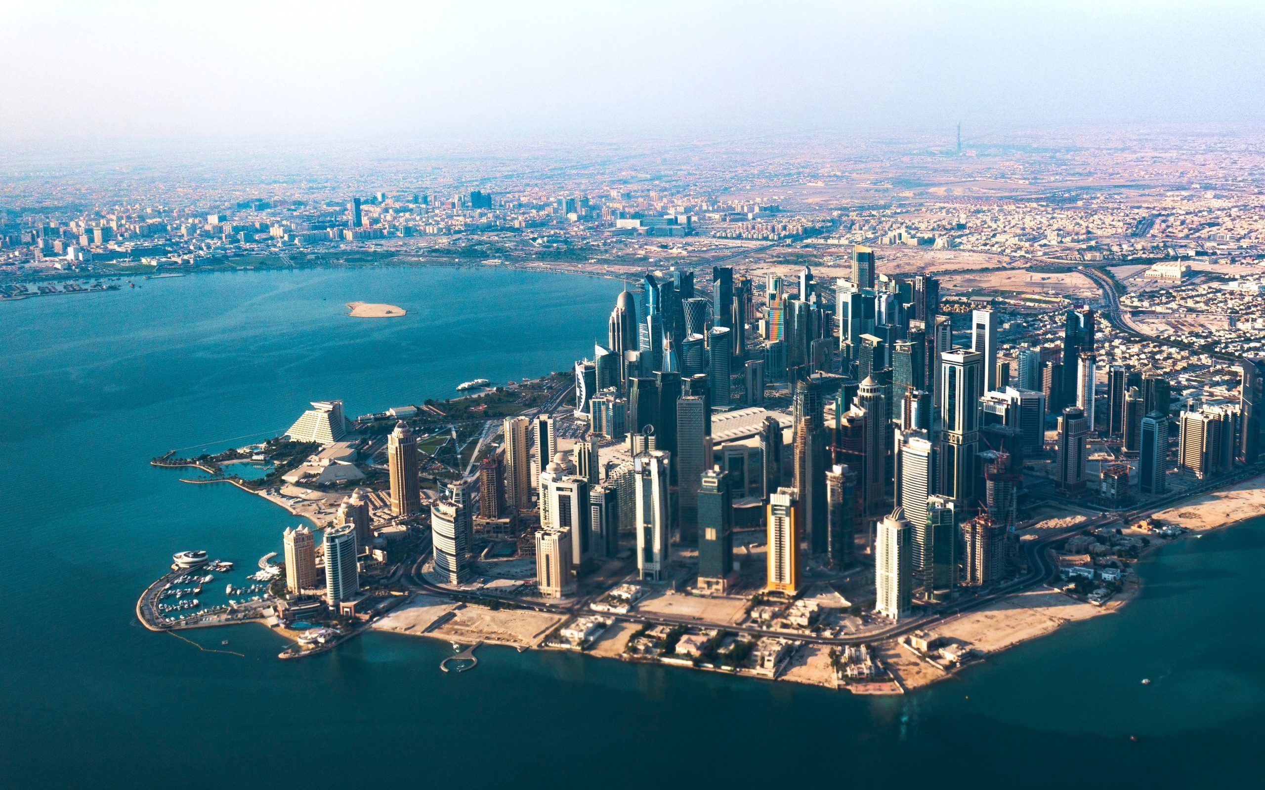 从飞机上看多哈城市
