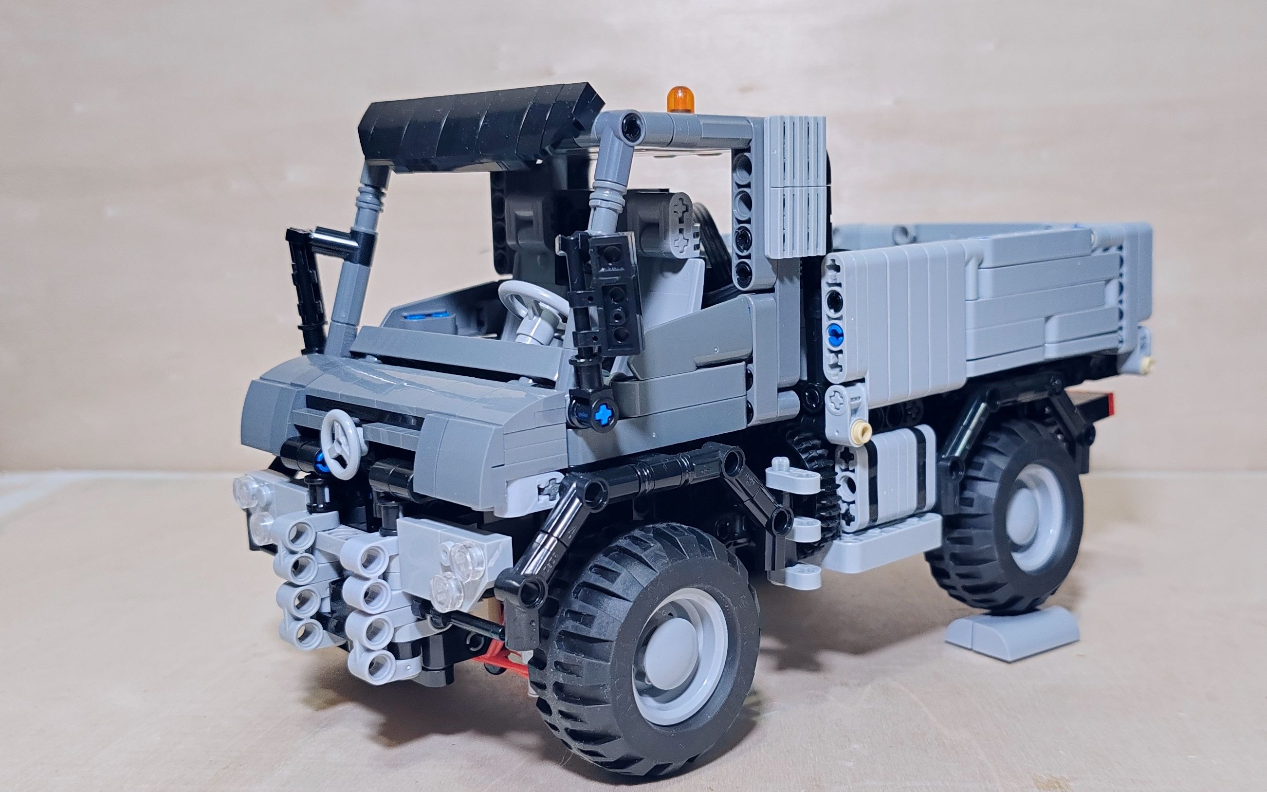 (静改动)奔驰乌尼莫克u423 moc-131067 unimog u423 [乐高积木moc]