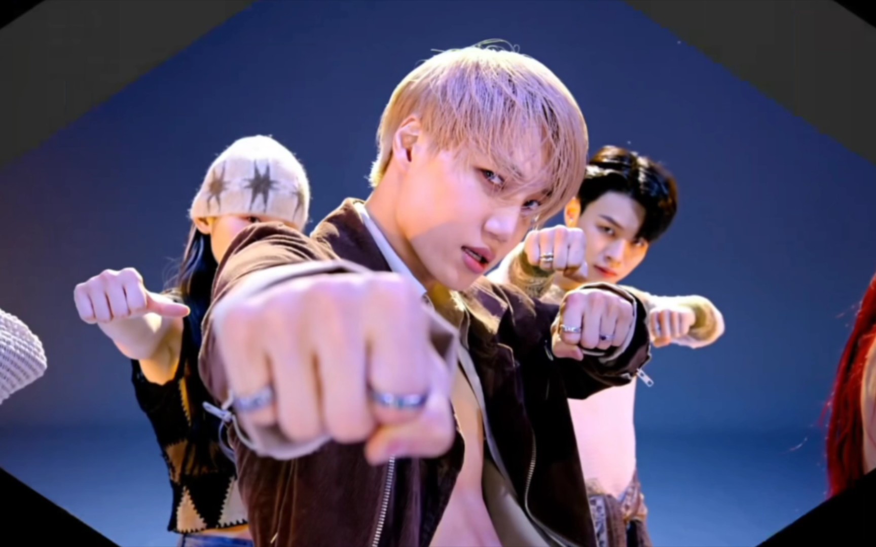 主舞大人回归 exo金钟仁新歌《rover》舞蹈版!