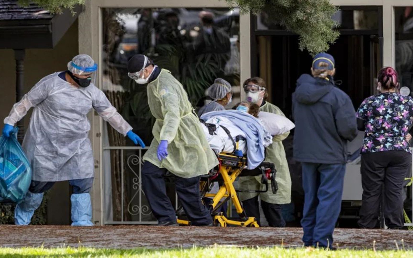 美国疫情持续恶化,大量尸体堆积如山,俄称比911事件更可怕